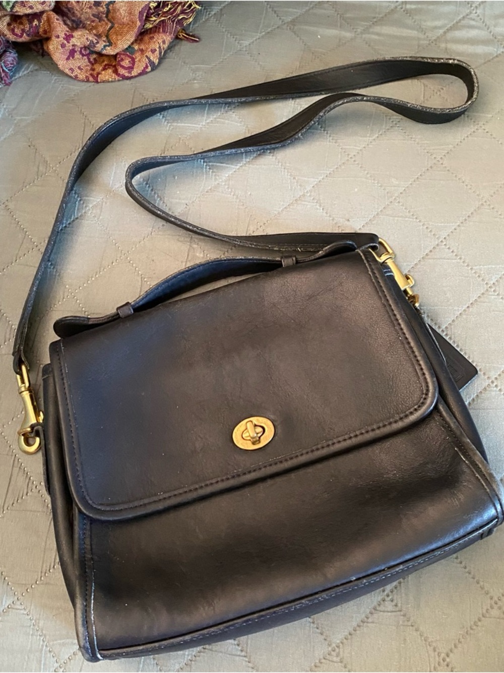 Vintage Coach Court Bag
E6C-9870